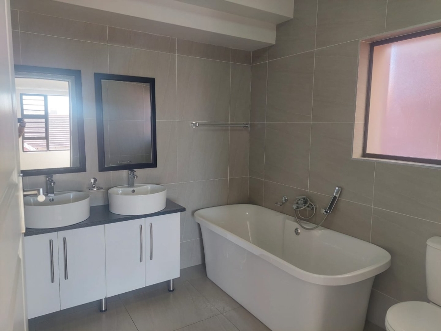 3 Bedroom Property for Sale in Wild Olive Estate Free State